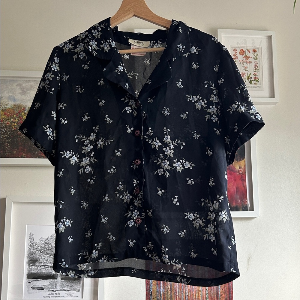 Laura Petites Black Floral Blouse